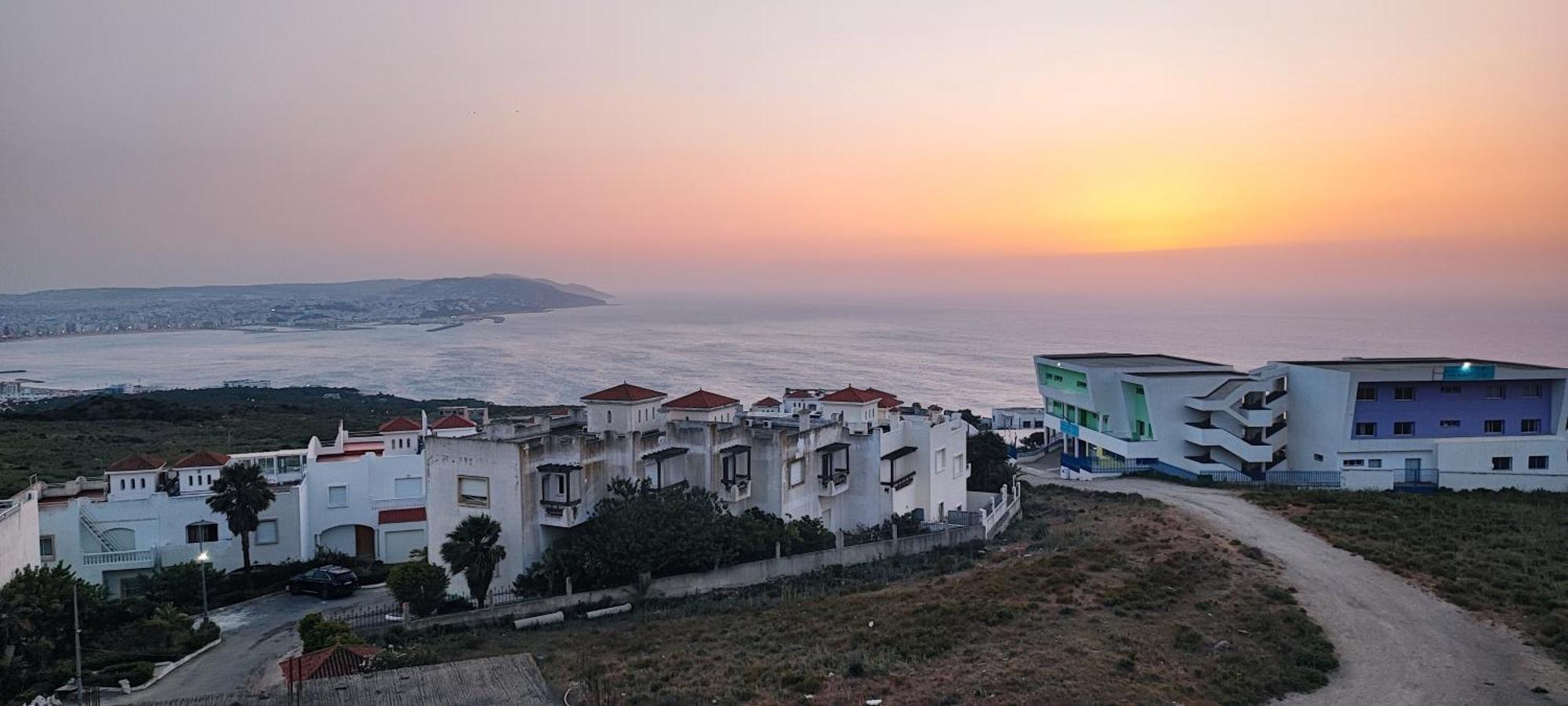Magnifique Appartement De Standing A Tanger Avec Vue Sur Mer Et Acces Piscine Tânger Exterior foto
